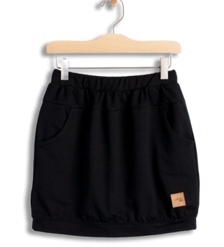 Sukne /  Dievčenská sukňa s vreckami Basic - čierna 