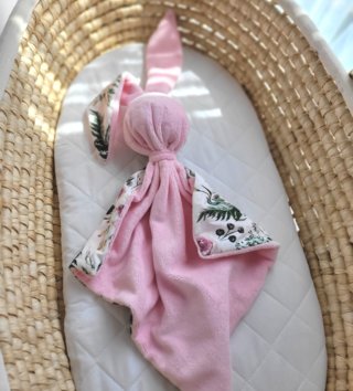 Hračky do ruky /  Obojstranný prítulný mojkáčik zajko - Ružový s pivonkami 