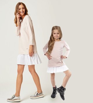 Mama a dcéra /  Set štýlové voľnočasové šaty mama a dcéra Be happy - Púdrovo ružové 